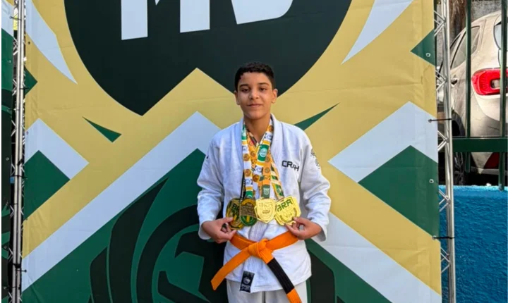 Vinícius da Silva Ferreira atleta da academia Carlson Gracie, conquista tetra campeonato brasileiro de Jiu-Jitsu na CBJJE